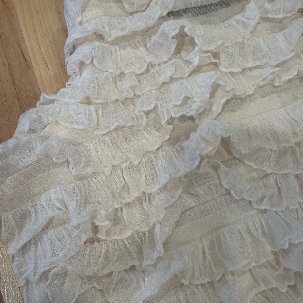 Sleeveless Ruffled Cream Top - Picture 4 of 6